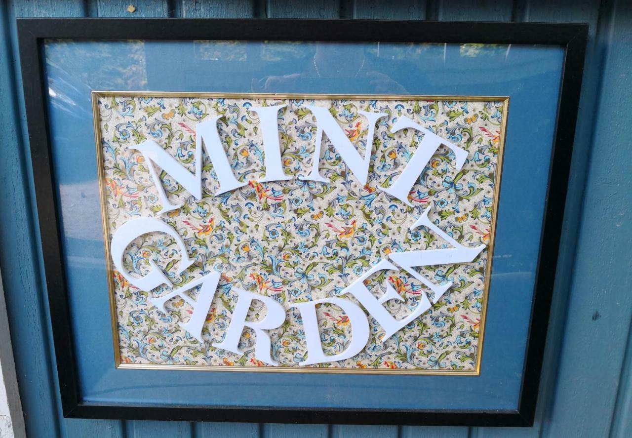 Lovely Mint Garden Studio Βάνταα Εξωτερικό φωτογραφία
